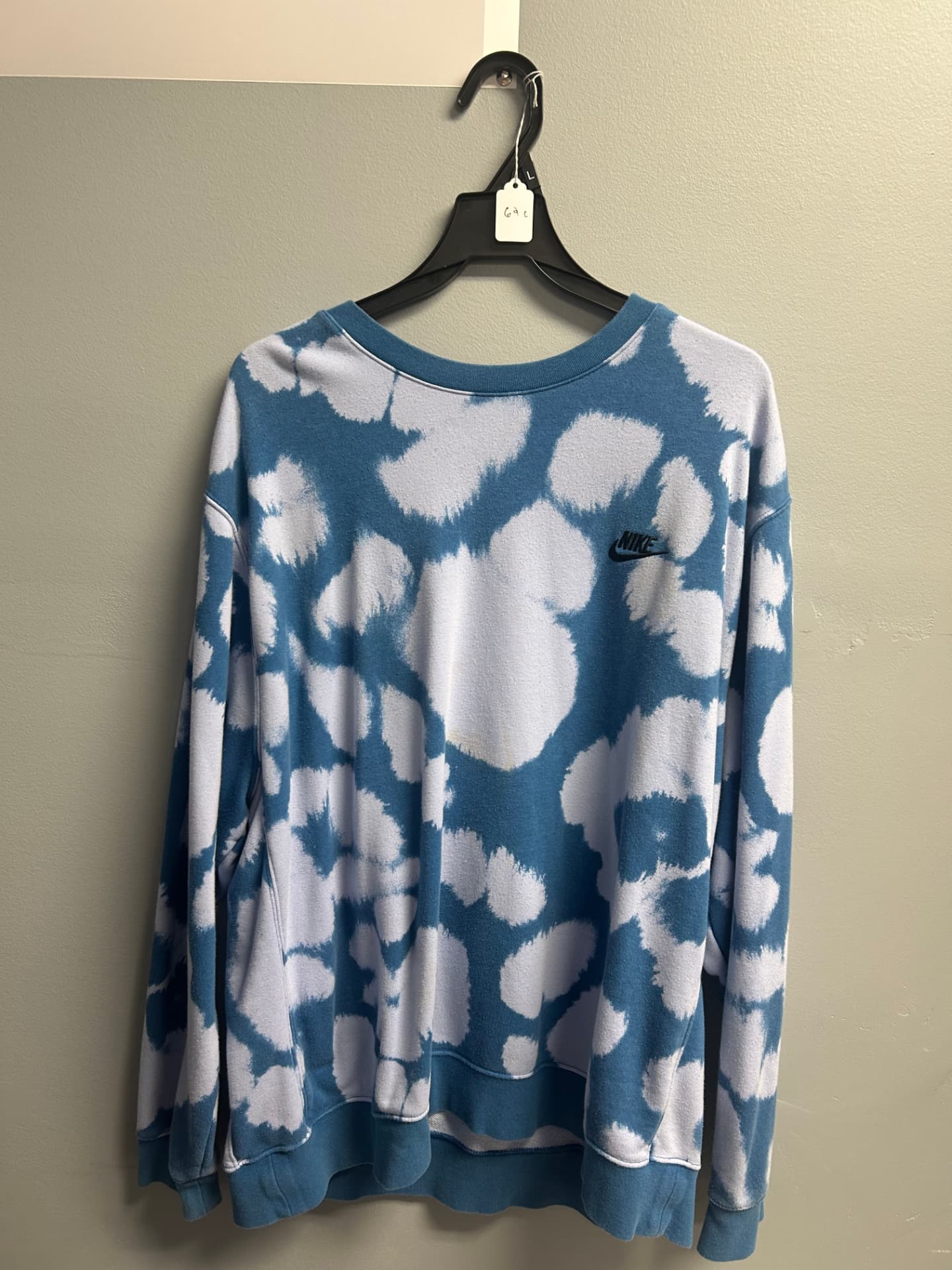 Blue and white tie-dye Nike crewneck sweatshirt